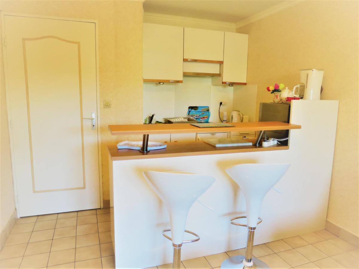 Appartement Port Frejus Avec Loggia Et Acces Plages A Pieds ภายนอก รูปภาพ