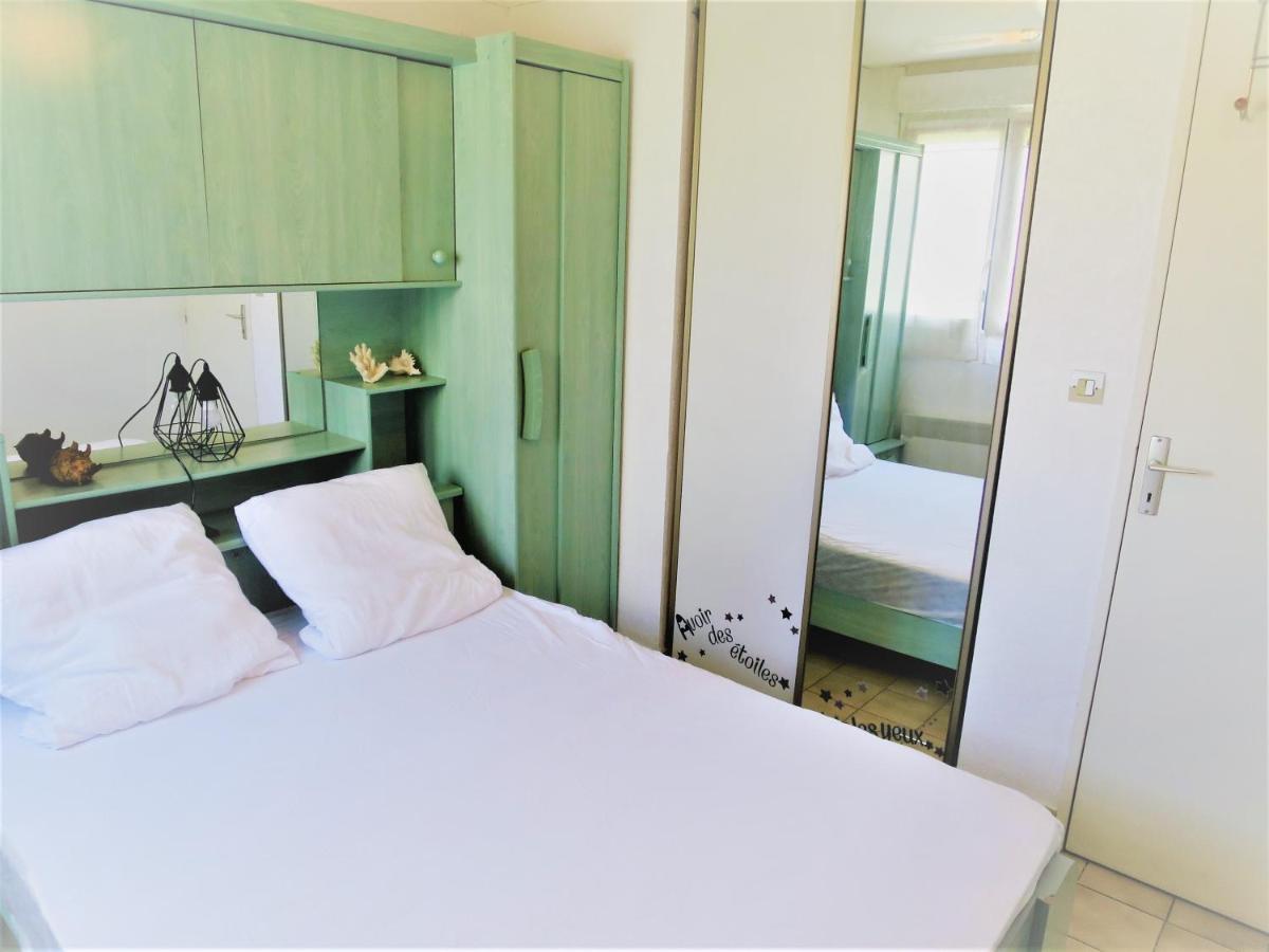 Appartement Port Frejus Avec Loggia Et Acces Plages A Pieds ภายนอก รูปภาพ