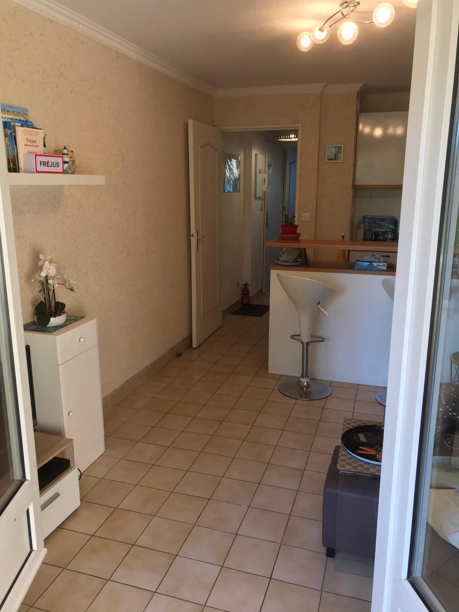 Appartement Port Frejus Avec Loggia Et Acces Plages A Pieds ภายนอก รูปภาพ