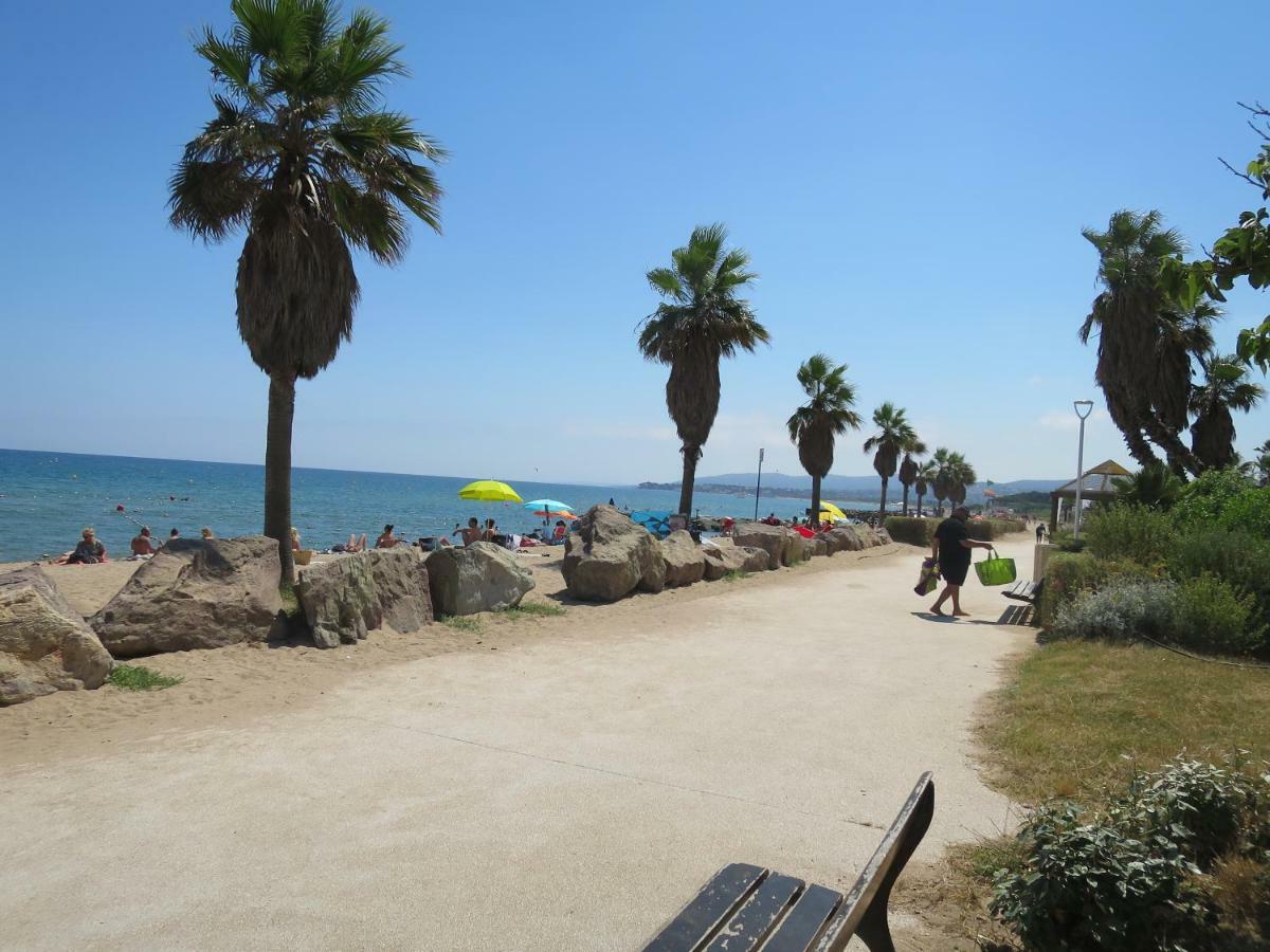 Appartement Port Frejus Avec Loggia Et Acces Plages A Pieds ภายนอก รูปภาพ